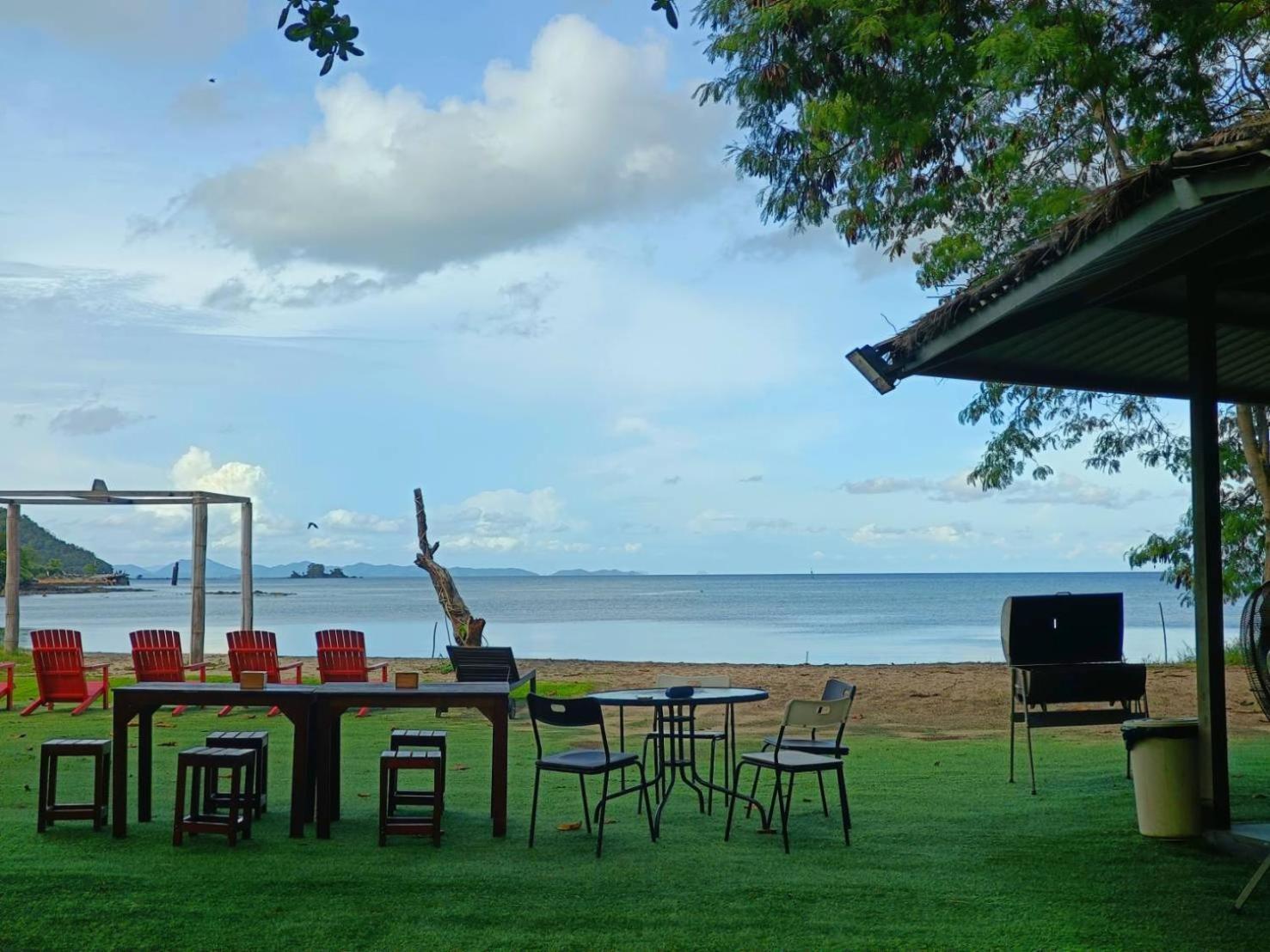 Charcoal Panwa Beach Phuket Ban Tha Khreng Bagian luar foto